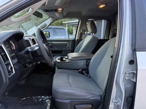 2017 RAM 1500 SLT