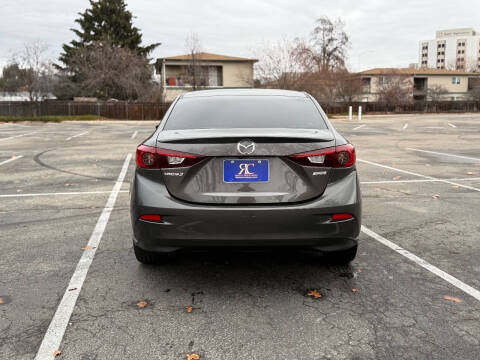 2018 Mazda MAZDA3 Touring