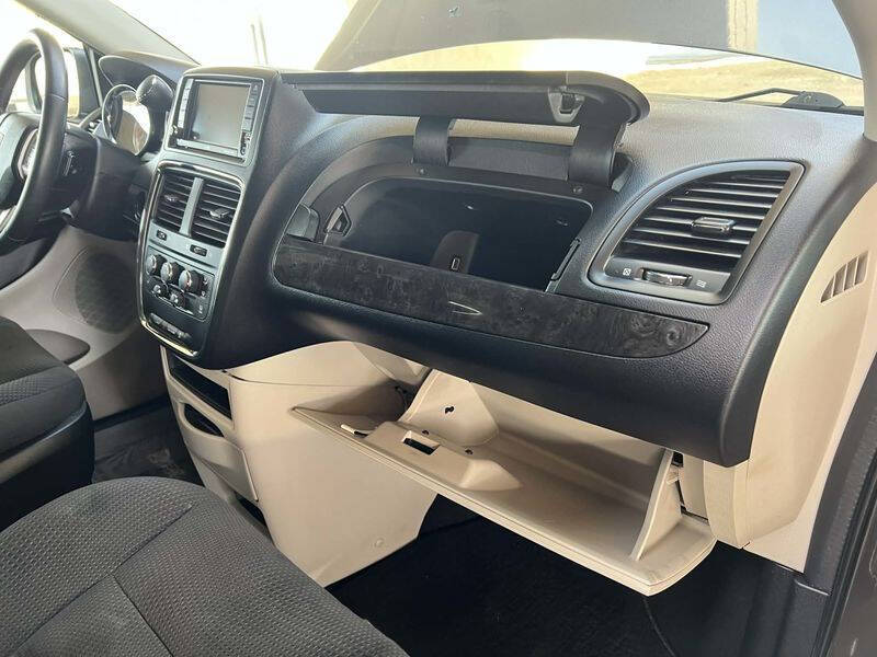 2017 Dodge Grand Caravan SE - Photo 27