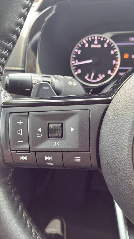 2022 Nissan Pathfinder SL