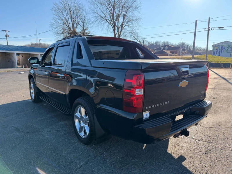 2012 Chevrolet Avalanche LTZ
