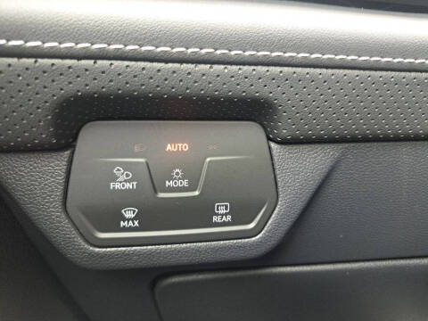 2025 Volkswagen Atlas SE