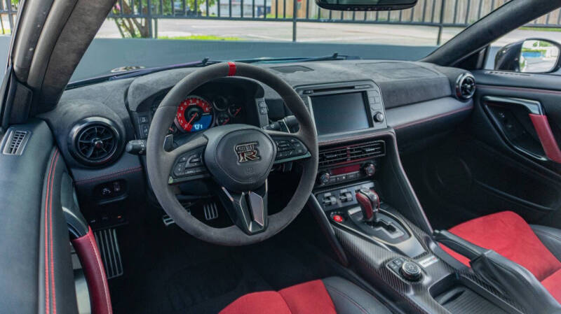 2017 Nissan GT-R NISMO