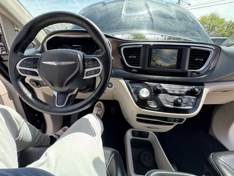 2020 Chrysler Voyager LXi