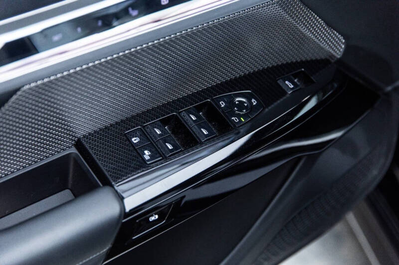 2023 BMW 7 Series 740i