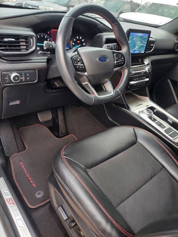 2022 Ford Explorer ST-Line