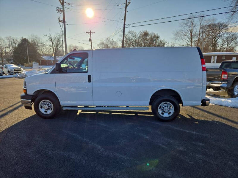 2022 Chevrolet Express 2500