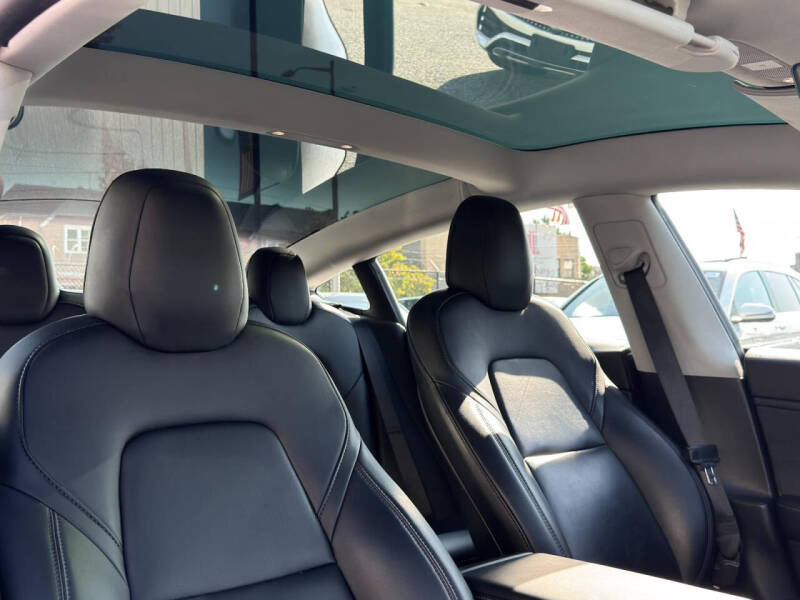 2019 Tesla Model 3 Mid Range