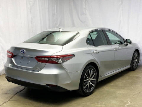 2022 Toyota Camry Hybrid XLE