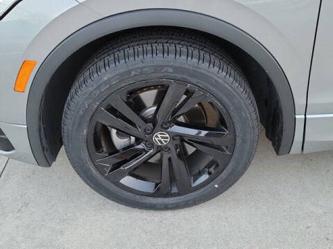 2023 Volkswagen Tiguan SE R-Line Black