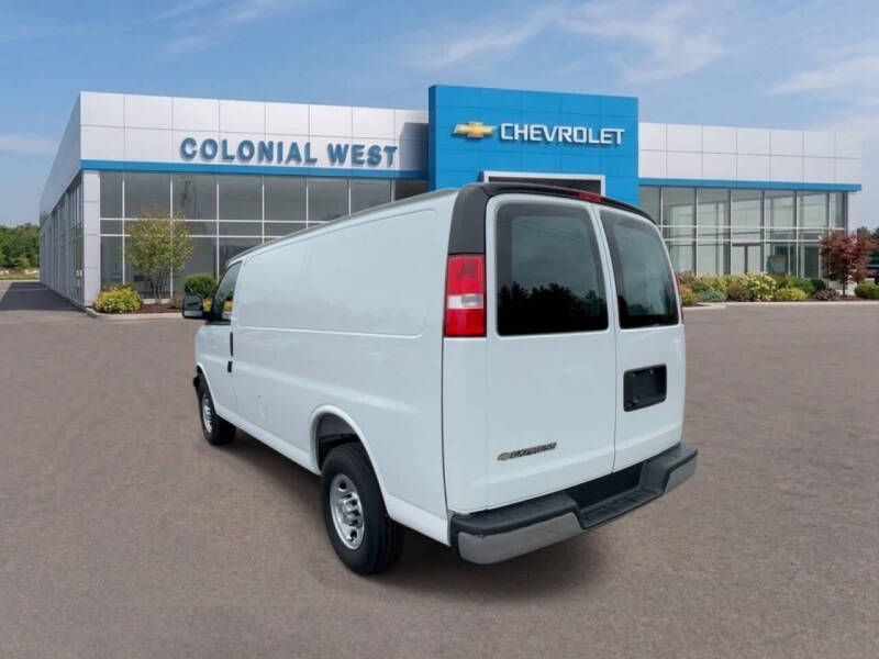 2025 Chevrolet Express 2500