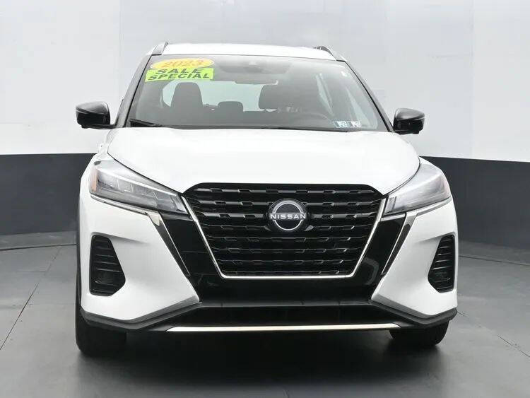 2023 Nissan Kicks SR