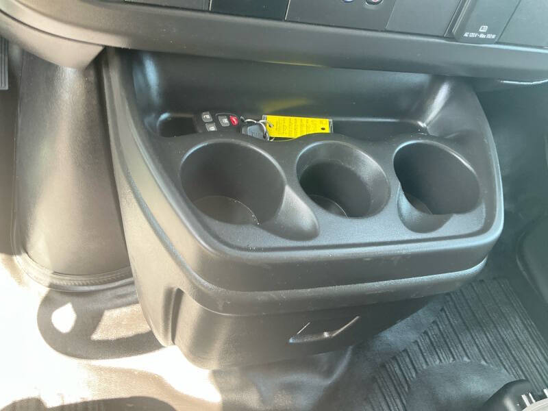 2025 Chevrolet Express LS 3500