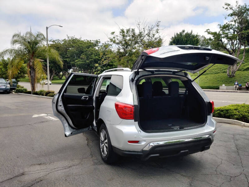 2018 Nissan Pathfinder SV