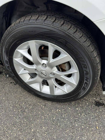 2018 Nissan Versa SV