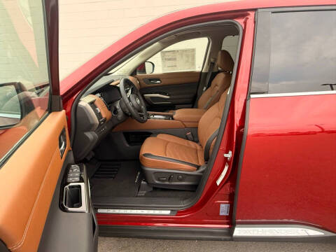 2025 Nissan Pathfinder Platinum