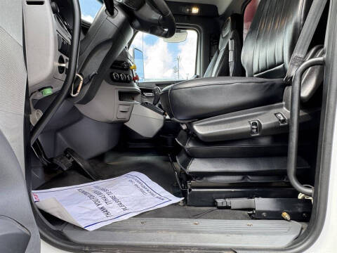 2017 Peterbilt 567