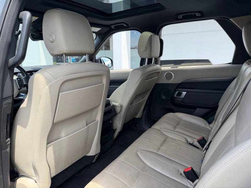 2017 Land Rover Discovery SE