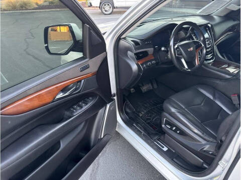 2019 Cadillac Escalade Luxury