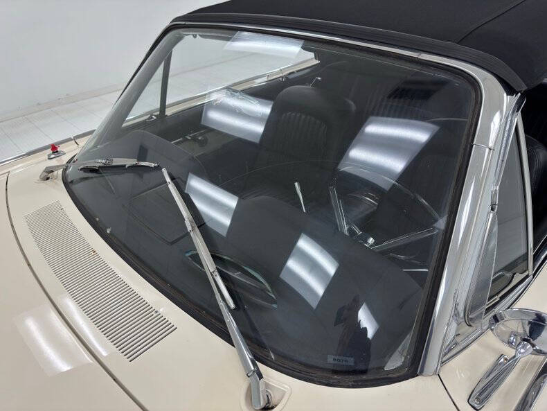 1961 Ford Thunderbird