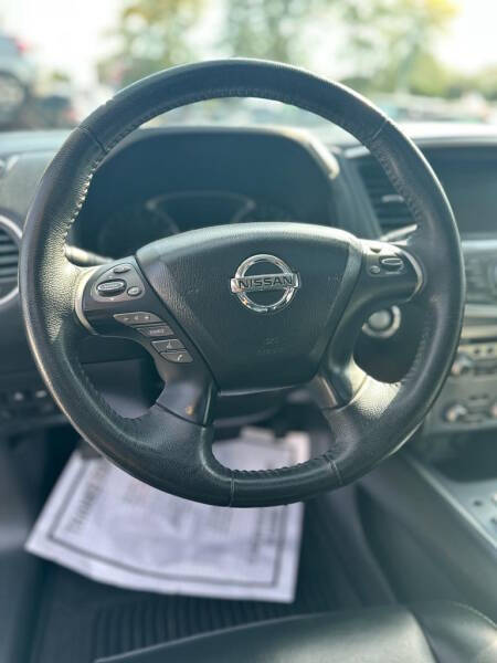 2017 Nissan Pathfinder Platinum