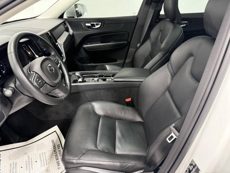 2023 Volvo XC60 B5 Core