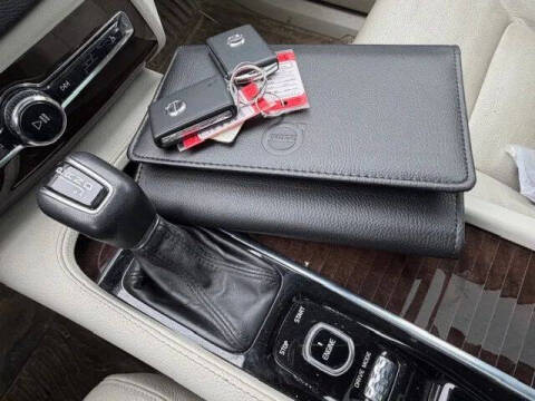 2016 Volvo XC90 T6 Momentum