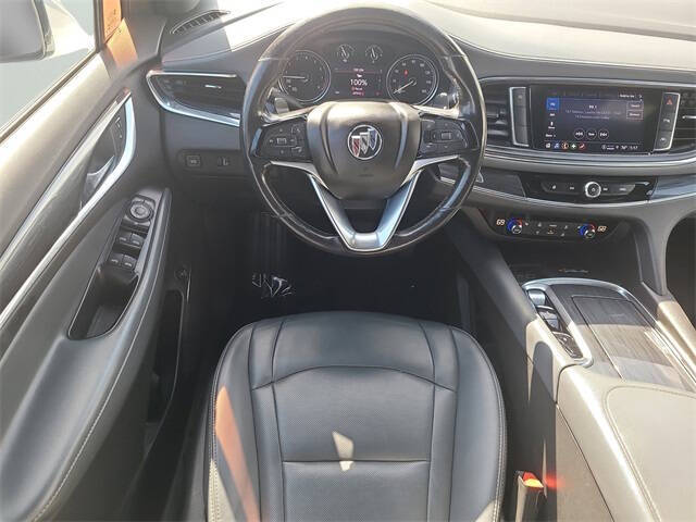 2022 Buick Enclave Essence