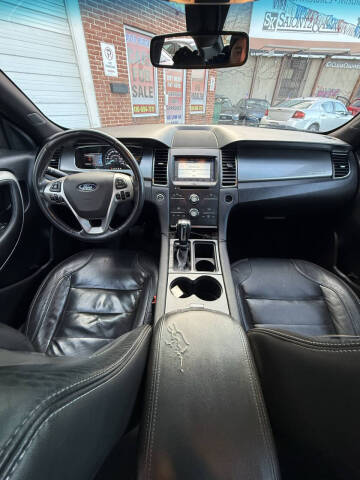 2018 Ford Taurus SEL