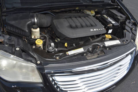 2012 Chrysler Town and Country Touring-L