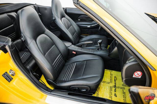 2000 Porsche 911 Carrera 4