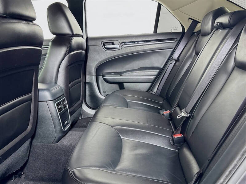 2023 Chrysler 300 Touring L