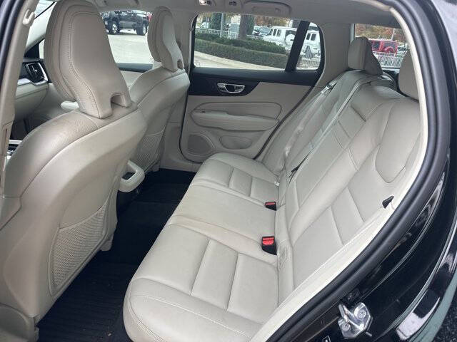 2020 Volvo V60 T5 Momentum