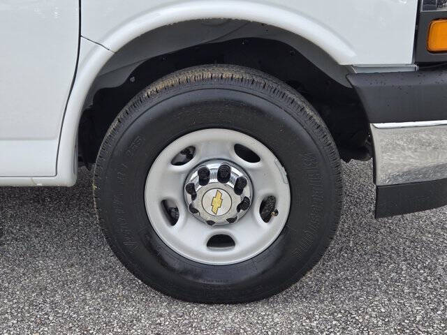 2025 Chevrolet Express LT 3500