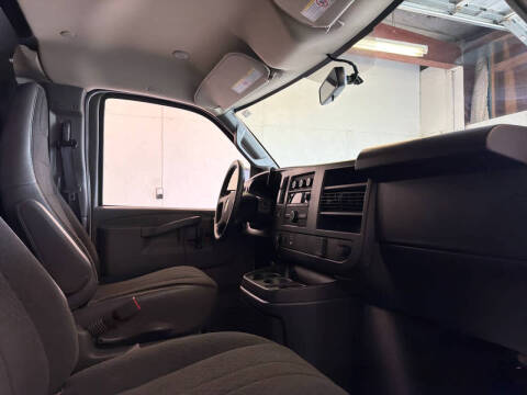 2023 Chevrolet Express 2500