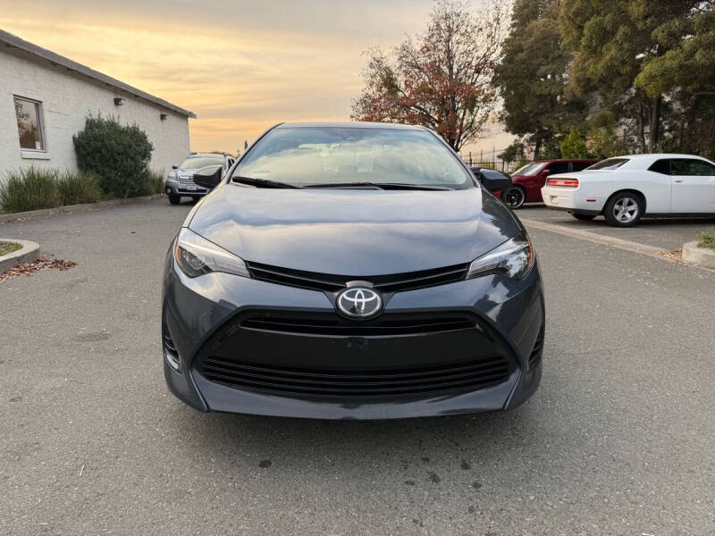 2019 Toyota Corolla LE photo 2