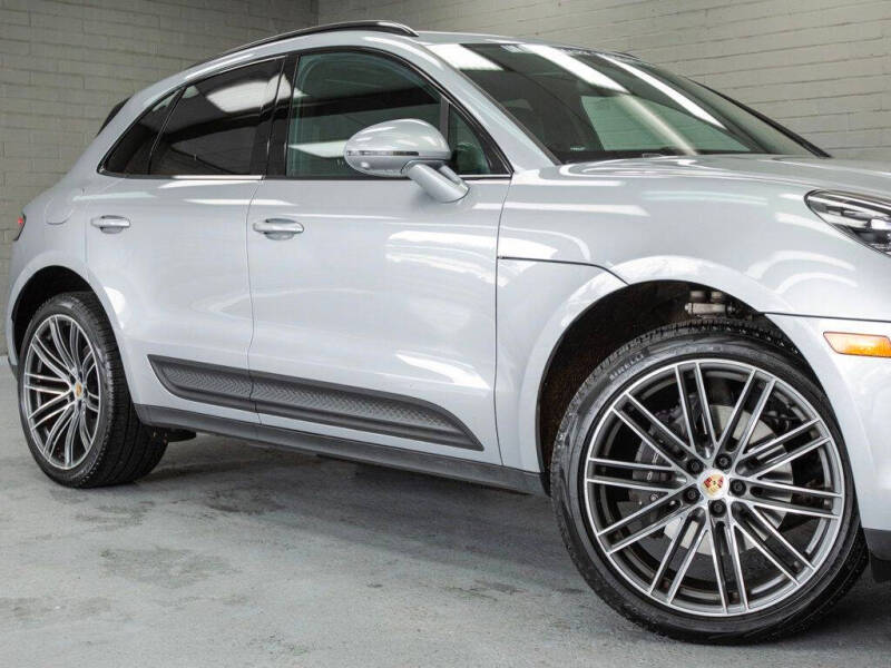 2024 Porsche Macan T