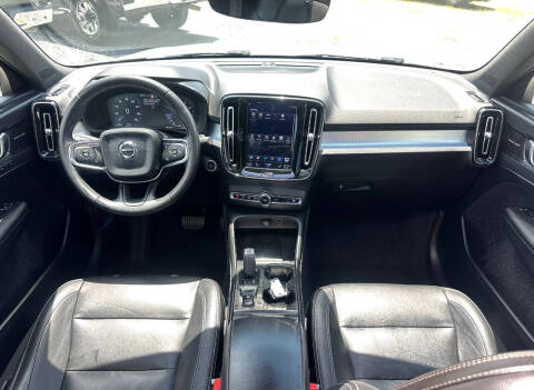 2019 Volvo XC40 T5 Momentum