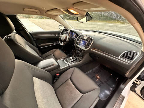 2019 Chrysler 300 Touring