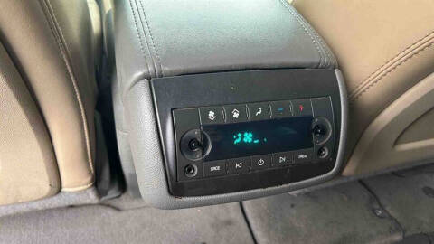 2011 Chevrolet Traverse LT