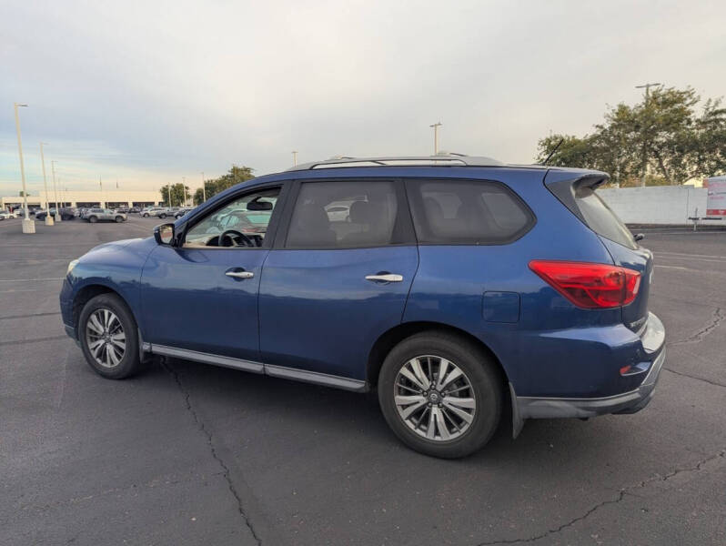 2018 Nissan Pathfinder SV