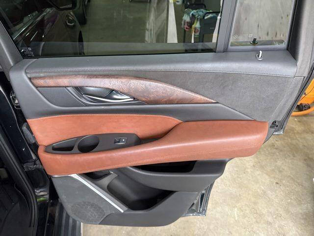 2017 Cadillac Escalade Luxury