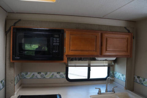 2008 Lance 992