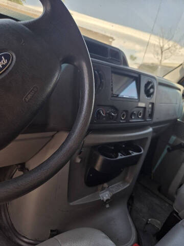 2014 Ford E-Series E-350 SD