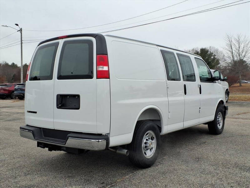 2025 Chevrolet Express 2500