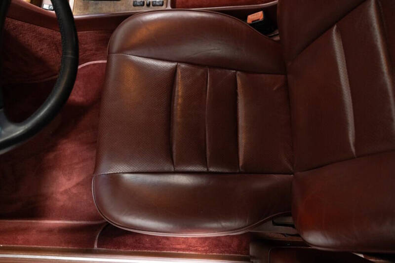 1988 Mercedes-Benz 560-Class 560 SEL