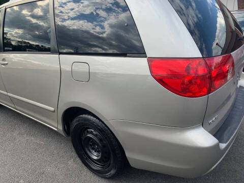 2007 Toyota Sienna LE 7-Passenger