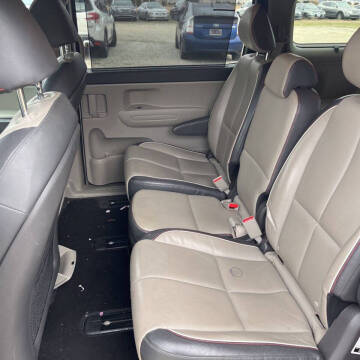 2017 Kia Sedona LX