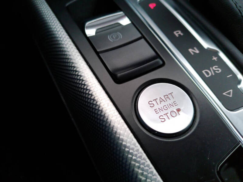 2014 Audi A4 2.0T quattro Premium Plus