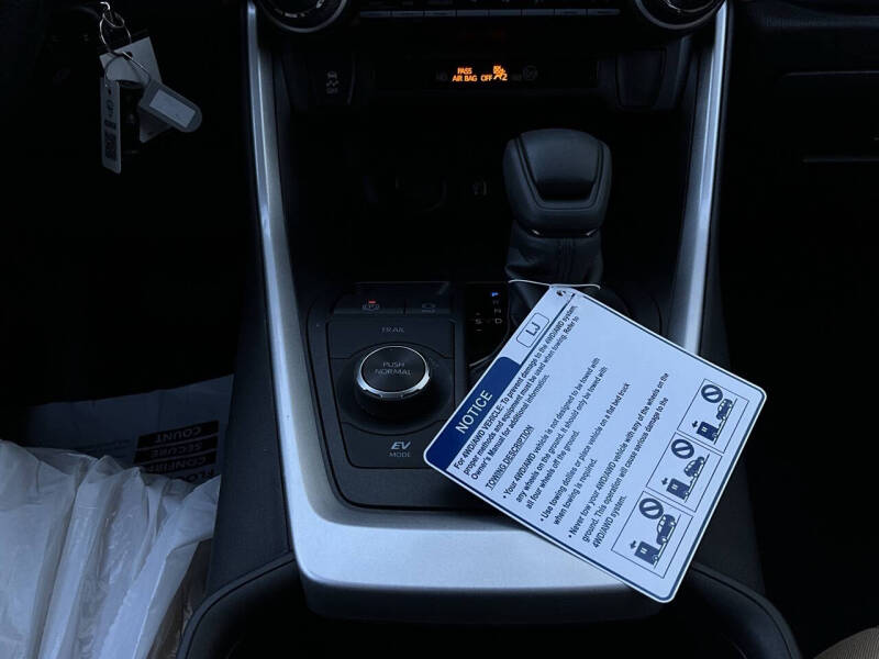 2025 Toyota RAV4 Hybrid LE